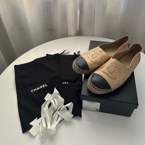 CHANEL Espadrilles Lambskin Beige & Black - Size 37 - Picture 2 of 7